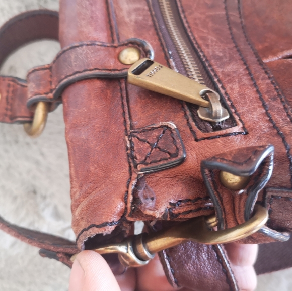 fossil leather crossbody bag - Picture 11 of 14